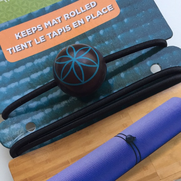 GAIAM Accessories - NWT GAIAM Yoga Mat Closure